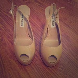 Nude peep toe heels!